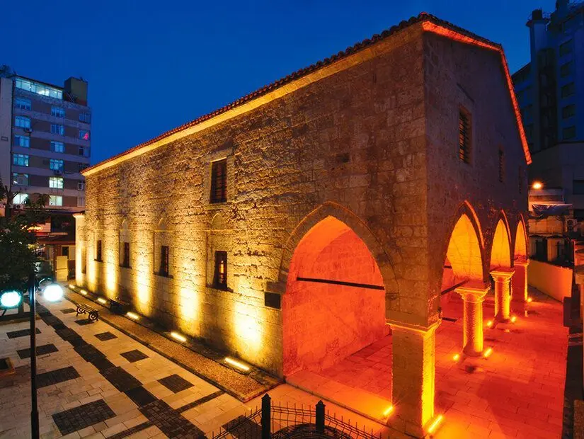 Adana Kuruköprü Müzesi ve Geleneksel Adana Evi akşam görünümü