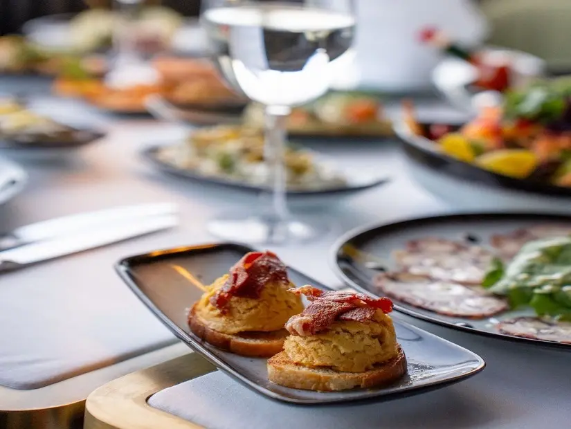 Adella Seafood Restaurant / Fatih