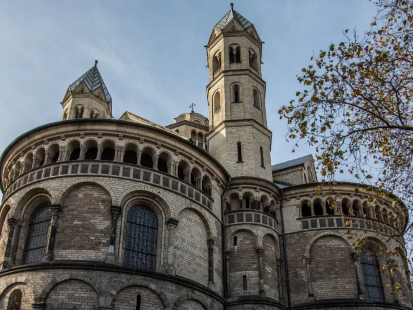 Köln'deki Aziz Aposteln Bazilikası