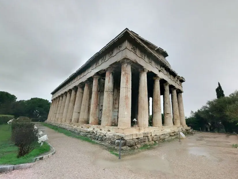  hava kapalı günde Agora Kompleksi'ndeki antik Yunan tapınağı Hephaestus