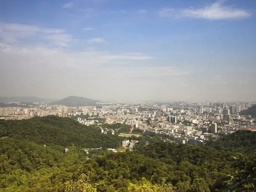Baiyun Dağı görünümü