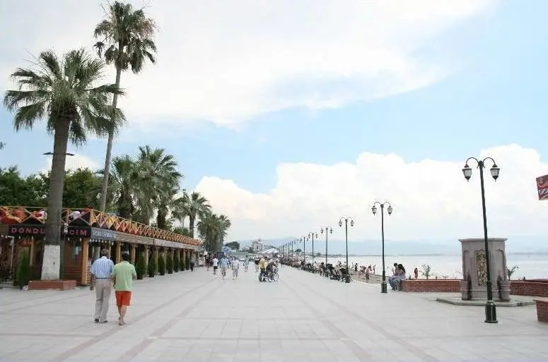 Akçay Kordon yürüyüş yolu