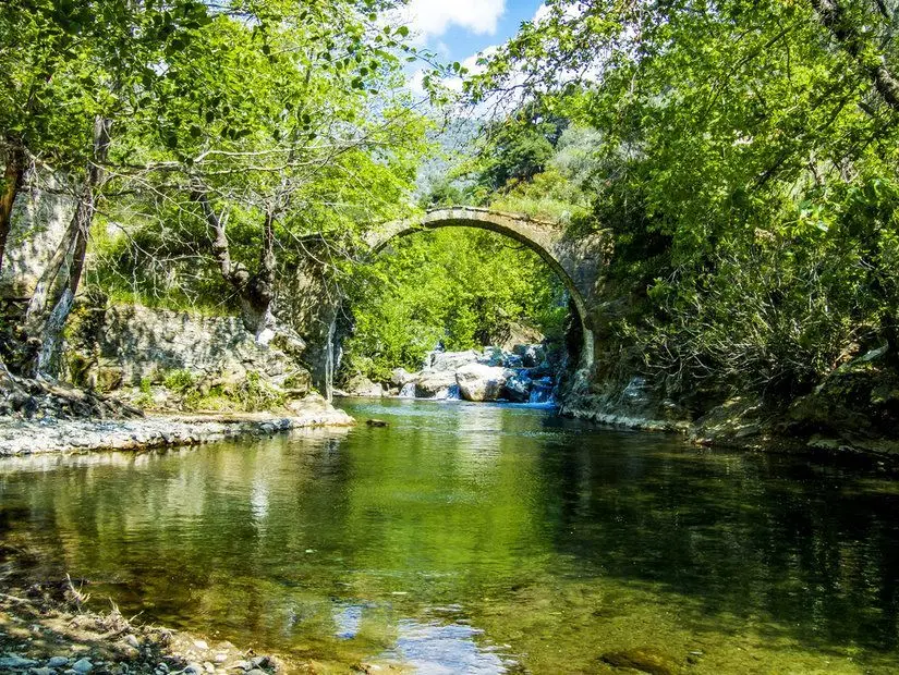 Başdeğirmen Köprüsü yeşil doğa içinde muhteşem görünümü