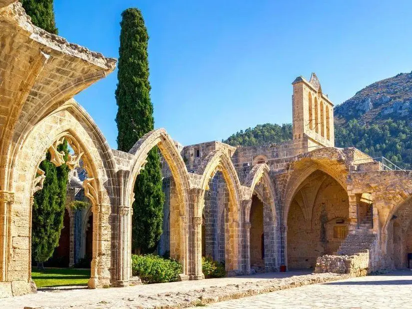 bellapais-manastiri