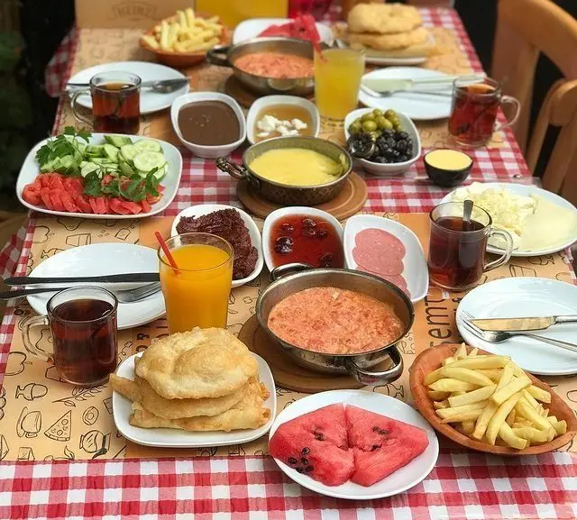 Zeytinaltı Kahvaltı & Mangal / İhsaniye örnek görseli