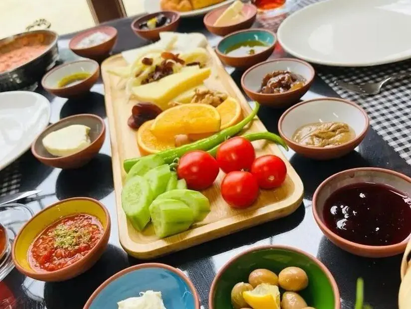 Büşra Gözleme Evi ve Kahvaltı / Ömerli