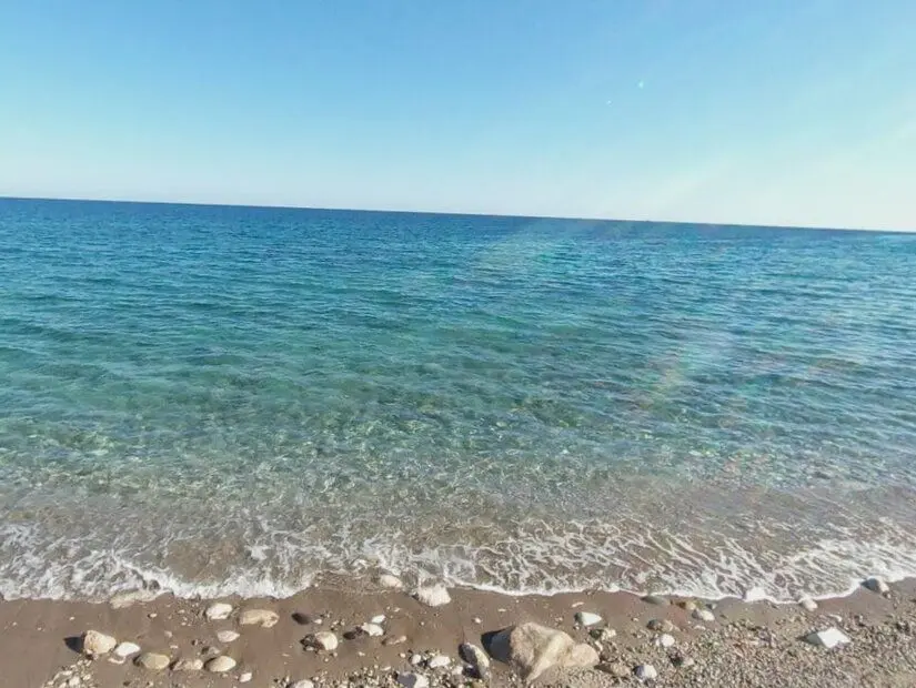 Büyük Çaltıcak Plajı denizin kumsala dalgasının vuruşu