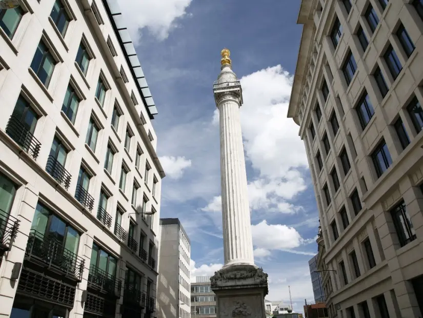 1666 Büyük Londra Yangını anısına dikilen anıt