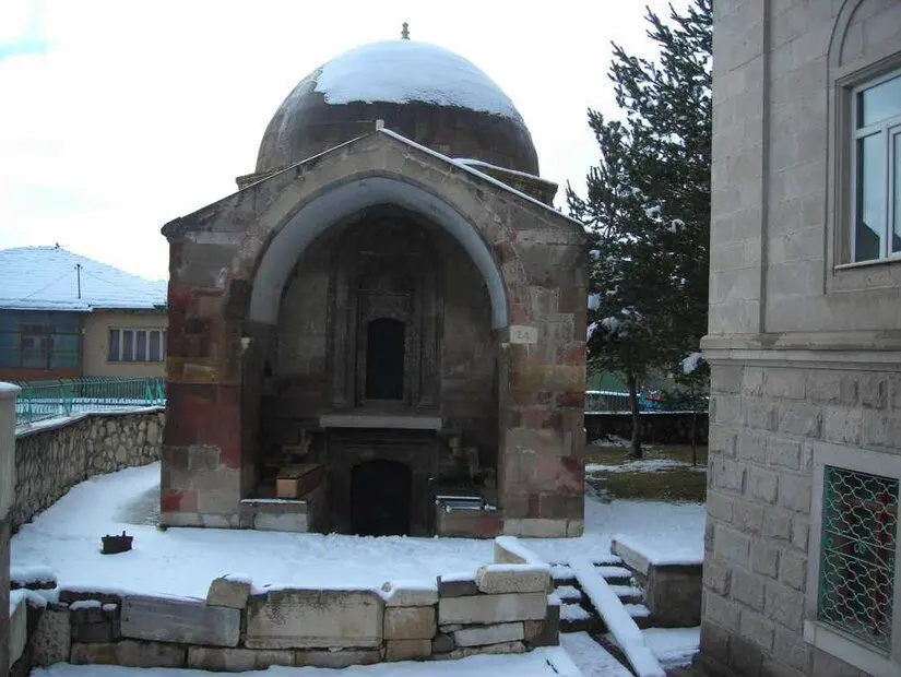 Çayıralan Çerkez Bey Türbesi görünümü