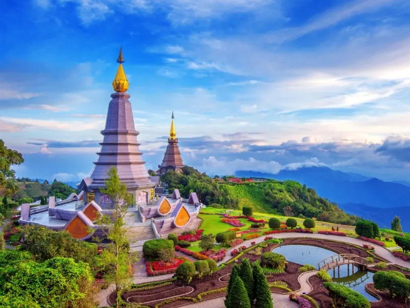 Chiang mai, Tayland doi Inthanon milli parkında Landmark pagoda.
