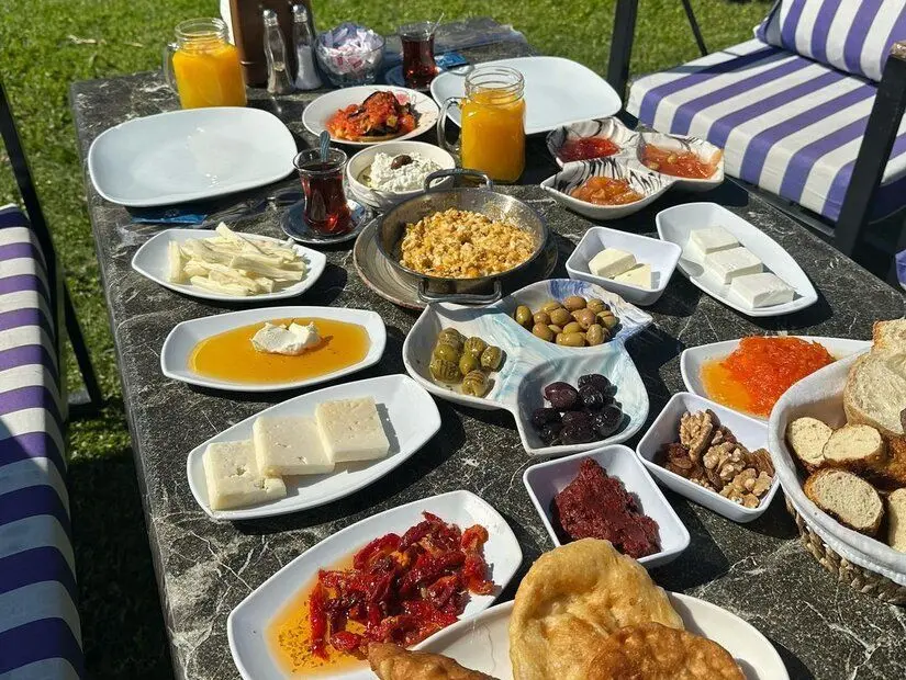 Def'i Gam Cafe Kahvaltı / Sığacık