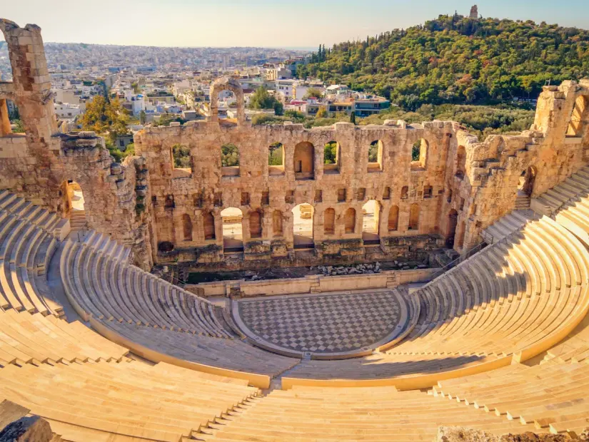 yunanistan'daki Akropol'ün altındaki Dionysos Tiyatrosu