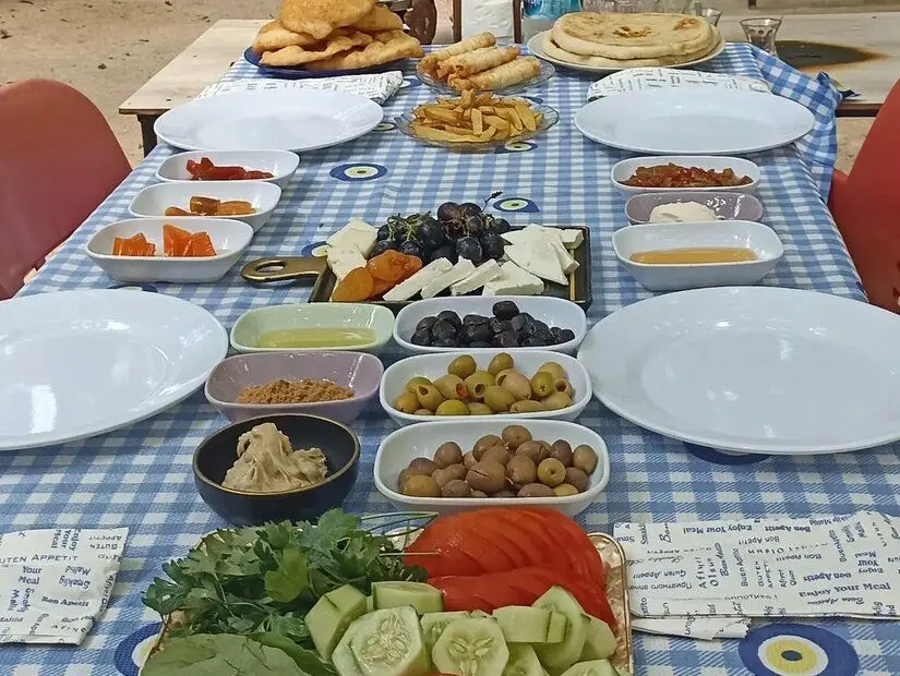 Dutlu Bahçe Kahvaltı Yeri / Tire