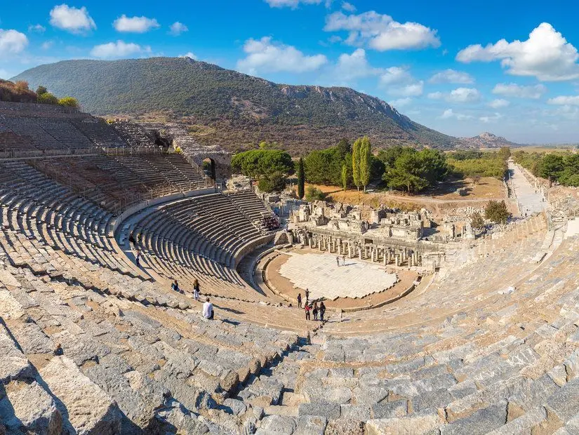 efes antik tiyatro havadan görünümü