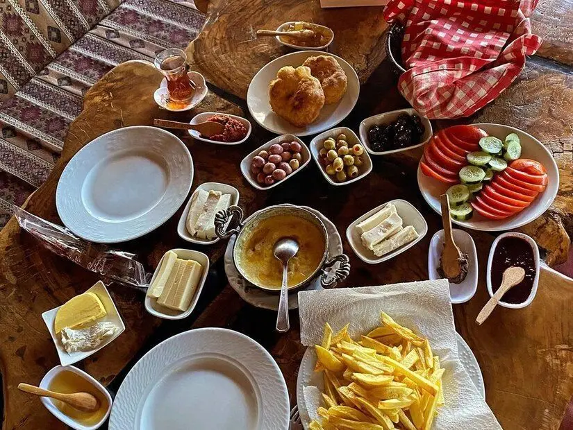 Ela Cafe & Gözleme & Kahvaltı / Yeşilvadi