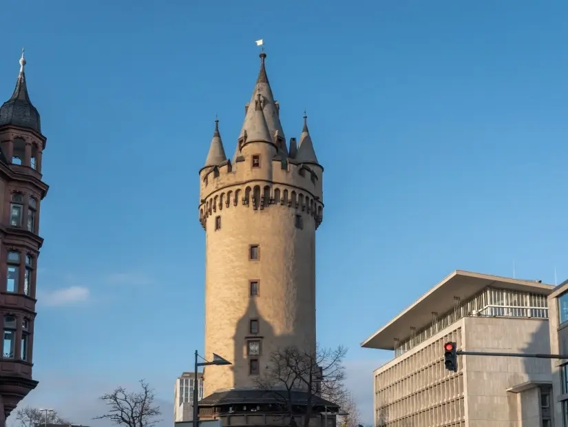 Eschenheimer Turm (Eschenheim Kulesi) - Frankfurt, Almanya