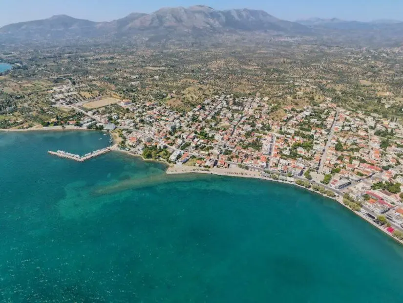 Evia (Eğriboz) Adası yerleşim yerleri havadan görünümü