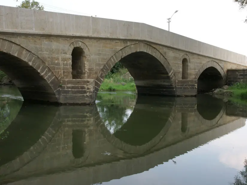 tunca nehri  üzerinde fatih köprüsü