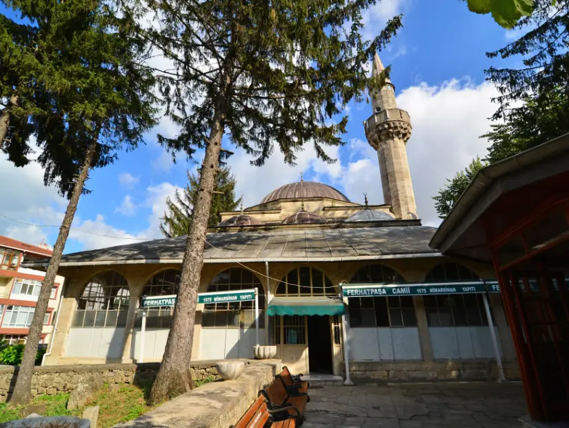 Ferhat Paşa Camii, Çatalca'da 16. yüzyılda Mimar Sinan tarafından yaptırılmıştır.
