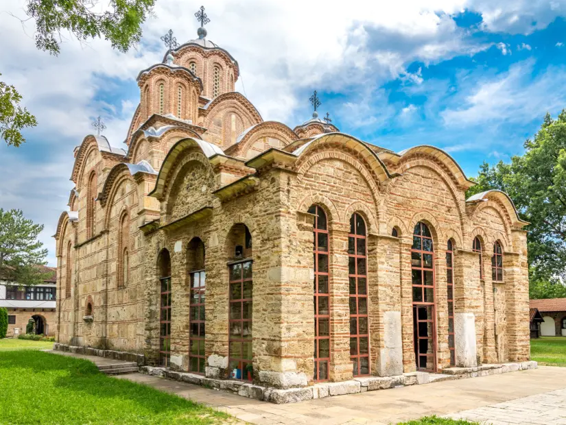 doğal güzellikler arasında gracanica manastiri kosova