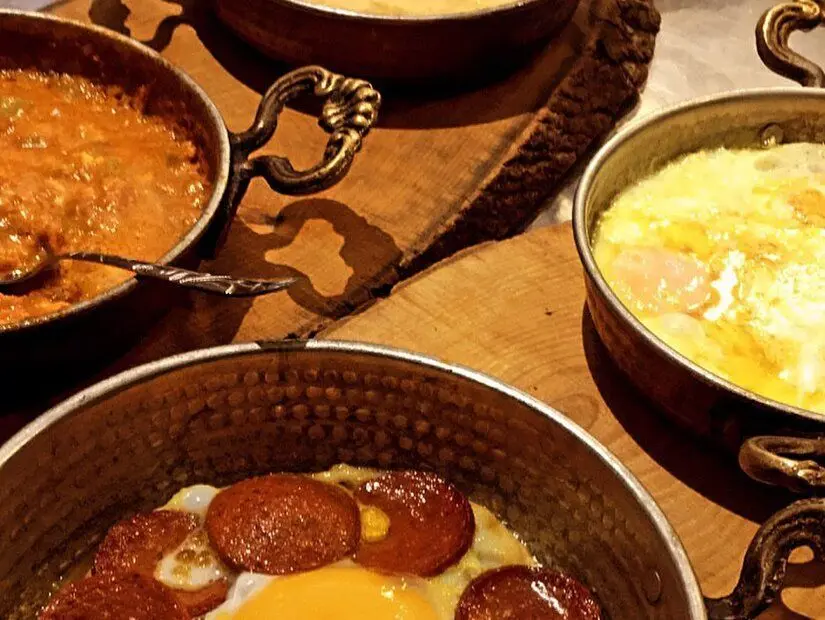 Hamur İşi Cafe & Kahve & Kahvaltı / Fatih