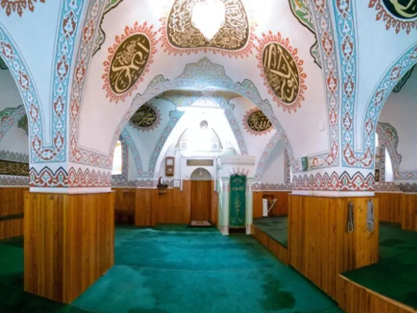 Hasan Attar Camii iç görünümü