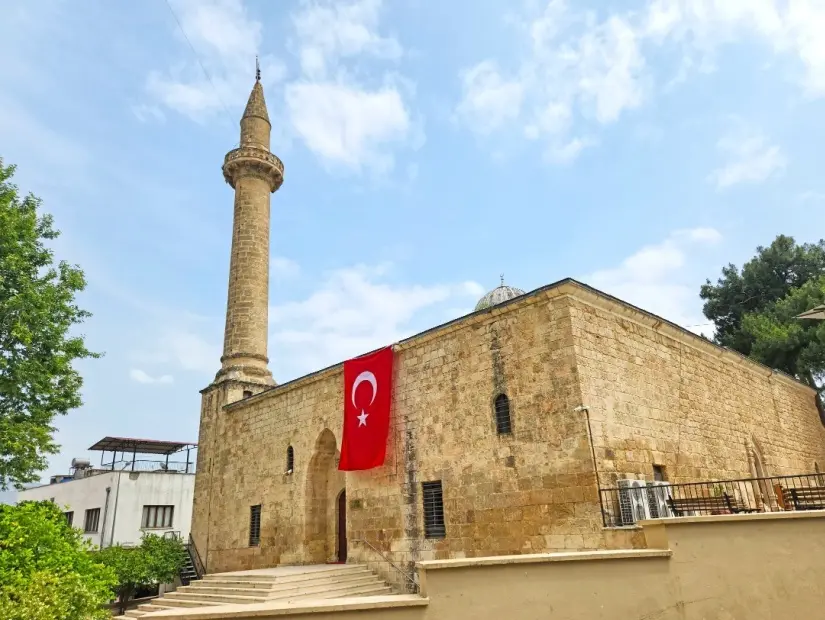Hoşkadem Camii dış görünümü