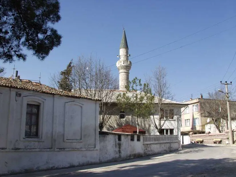 Hundi Hatun Camii - Pınarhisar