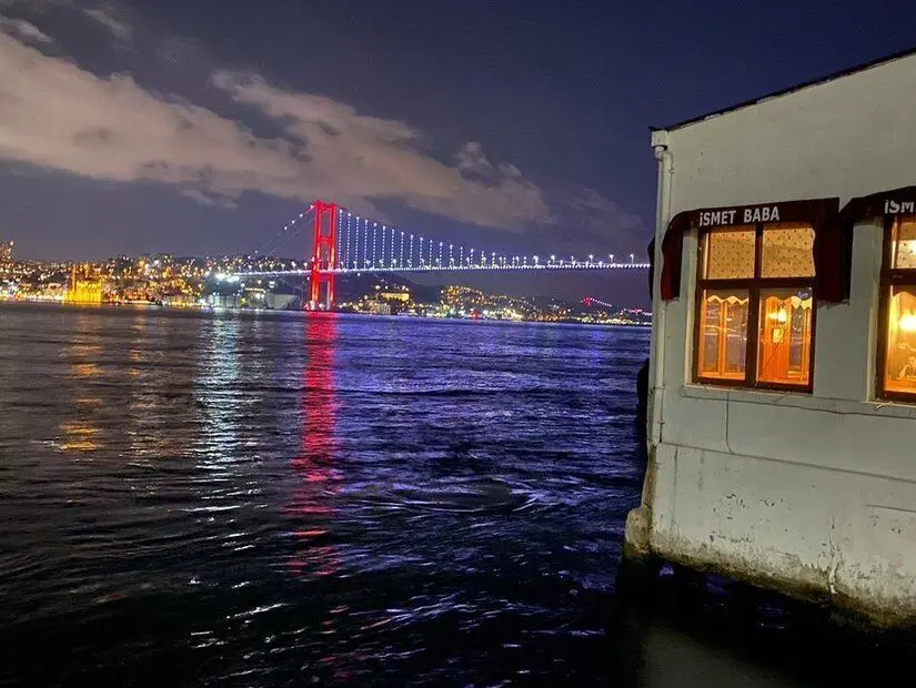 İsmet Baba Restaurant / Üsküdar