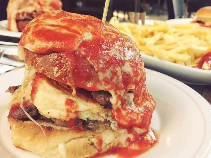 J Burger, Kadıköy