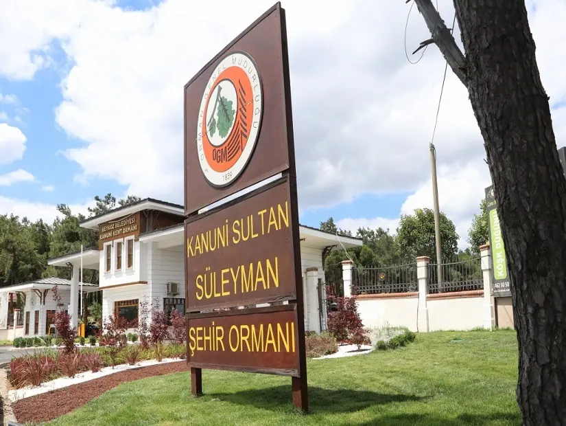 Kanuni Kent Ormanı Piknik Alanı giriş görünümü