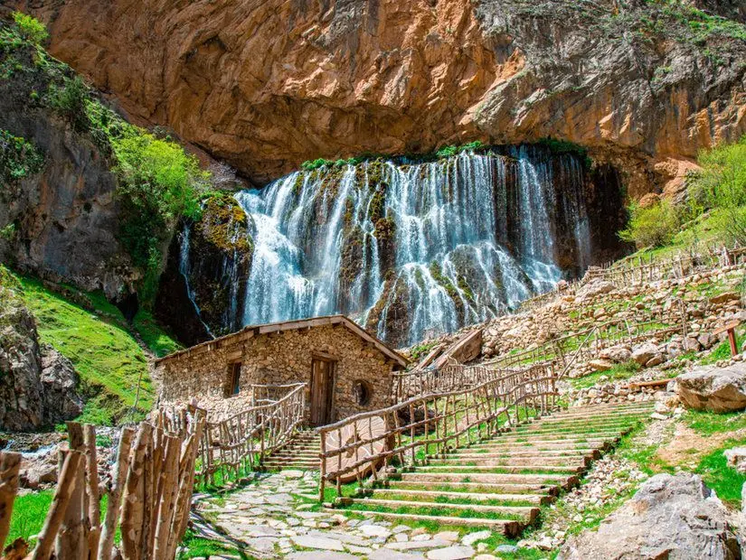 Kapuzbaşı Şelaleleri görünümü