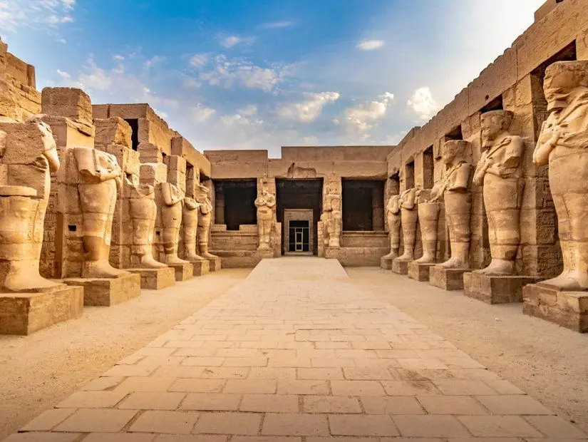 Karnak Tapınağı'nın en ünlü manzarası, Luxor, Mısır