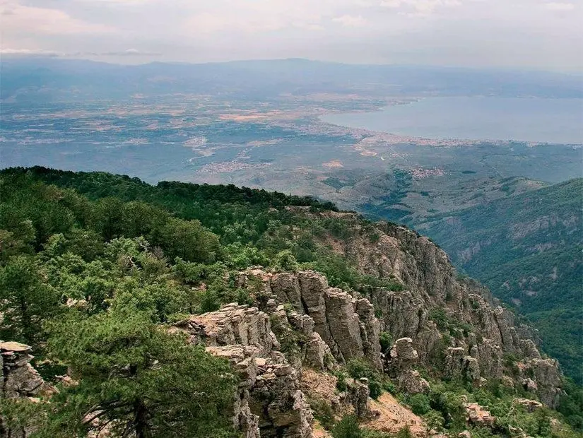 Türkiye'nin Balıkesir ilinde bulunan Kaz Dağları, zengin bitki örtüsü ve el değmemiş doğasıyla dağ.