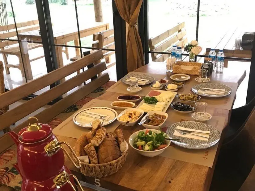 Kırmızı Demlik / Erenler