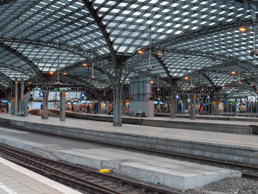 Köln'deki merkez tren istasyonu.