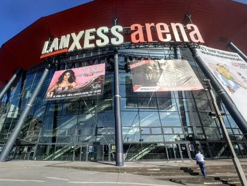  Lanxess Arena dış  görünümü