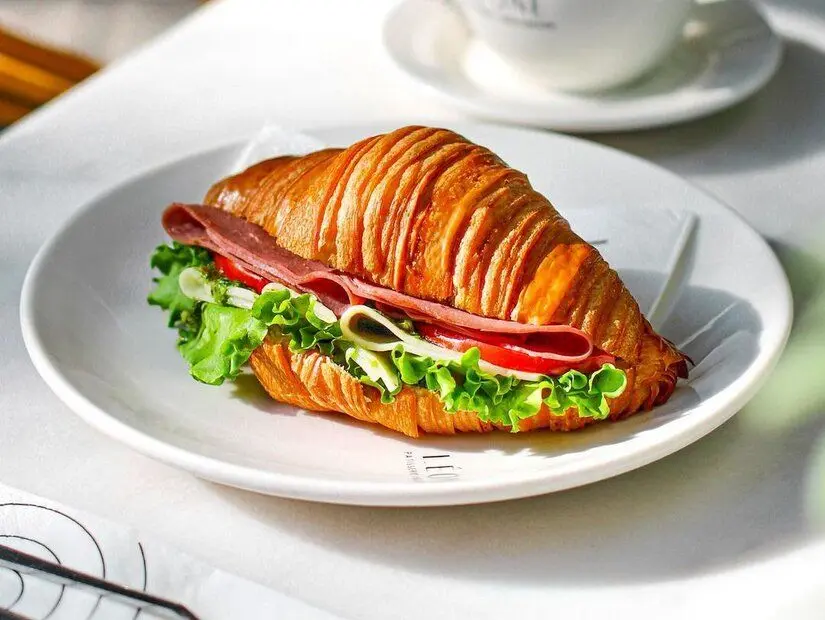 Leone Patisserie & Boulangerie 