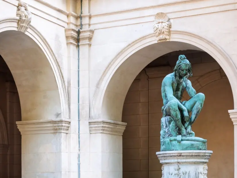 Fransa Lyon Güzel Sanatlar Müzesi'ndeki heykel