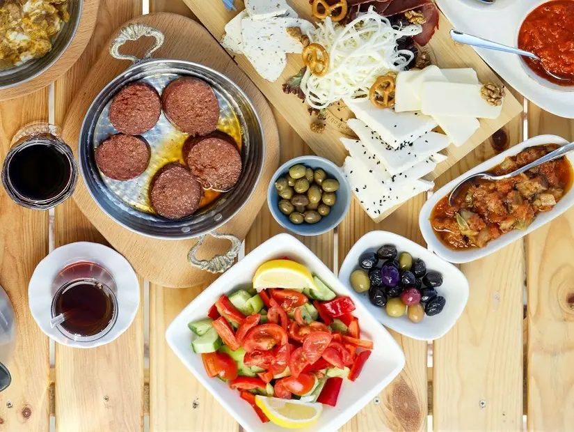 Manolya Ağacı Villa Kafe / Dereağzı