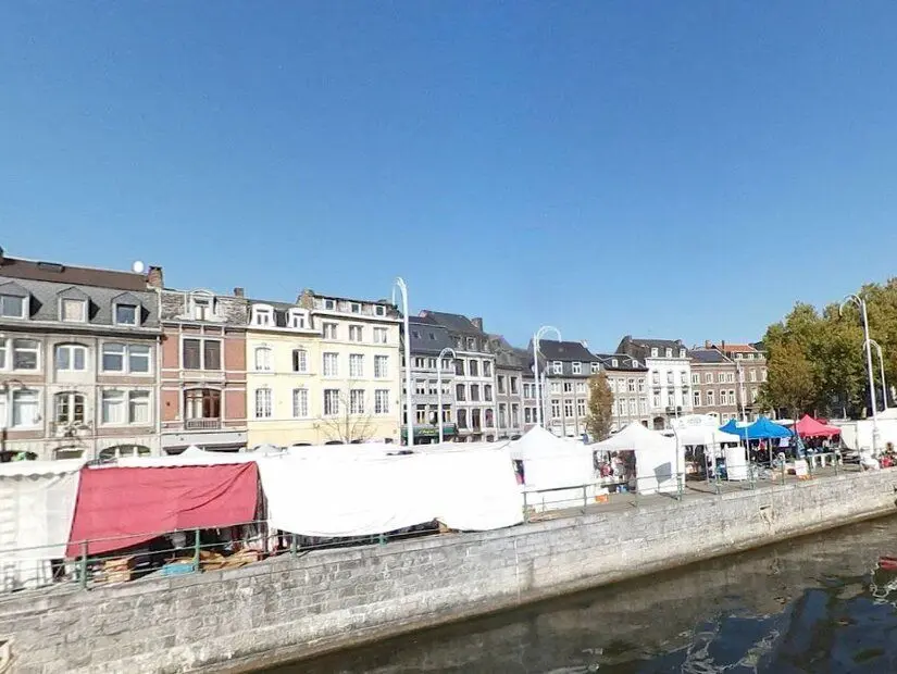 Marche de la Batte - Liege kurulan pazar görünümü