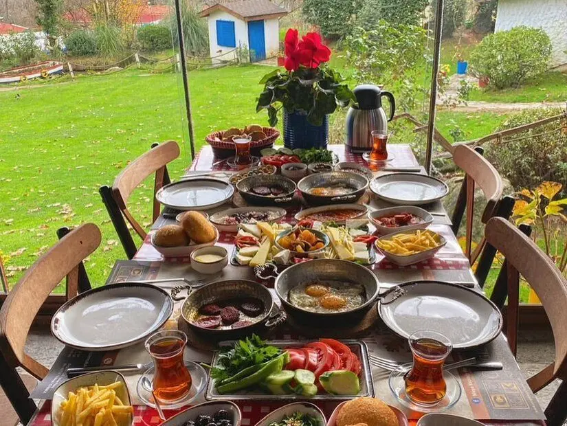 Meşe Yaprağı Restaurant & Cafe