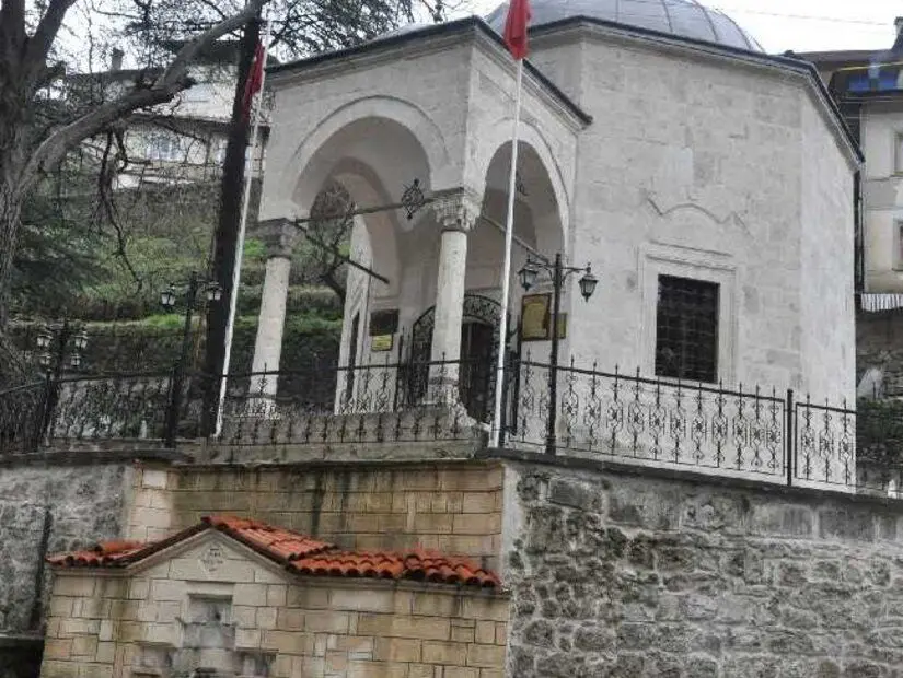 Ömer Sıkkin Hazreti Türbesi dış görünümü