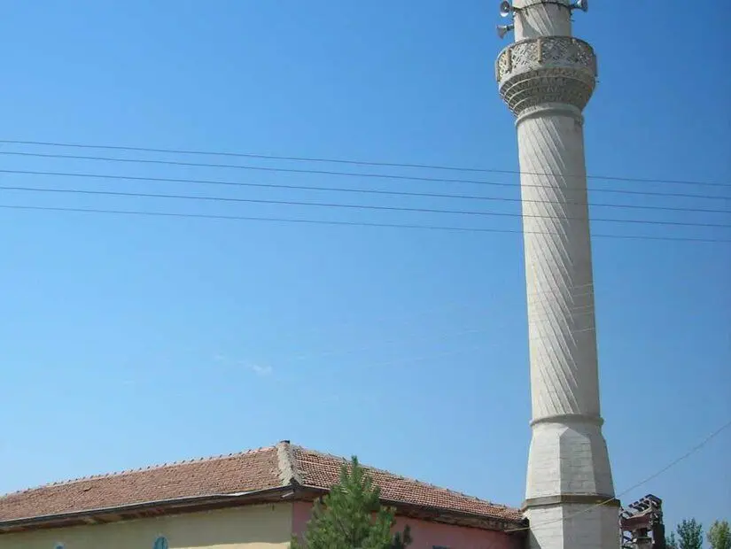Paşaköy Kasabası Tokmak Hasan Paşa Camii minaresi 