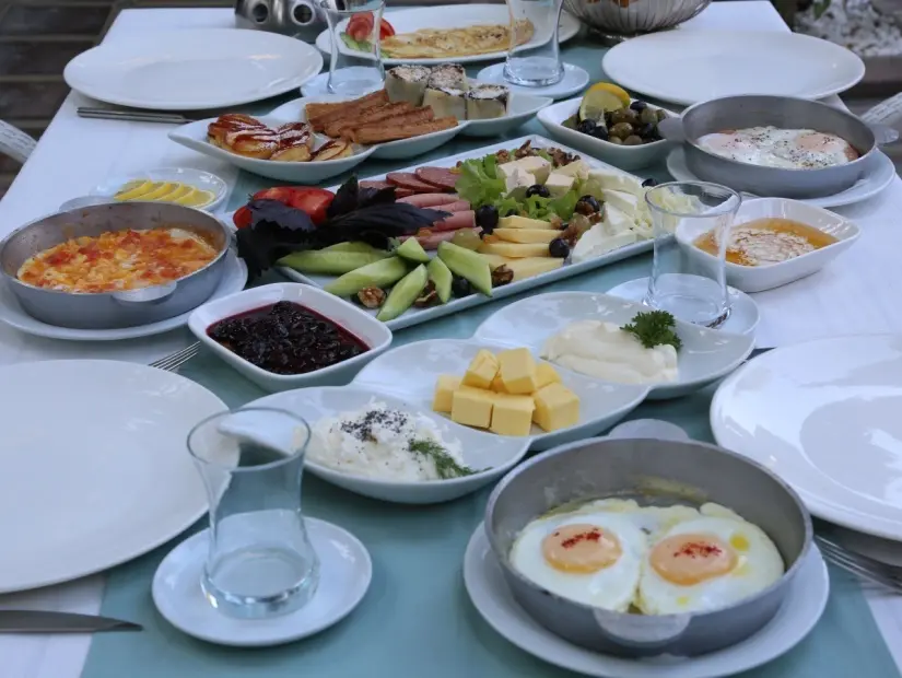Paşalimanı Restoran, Beltur - Paşalimanı Cd./Kuzguncuk