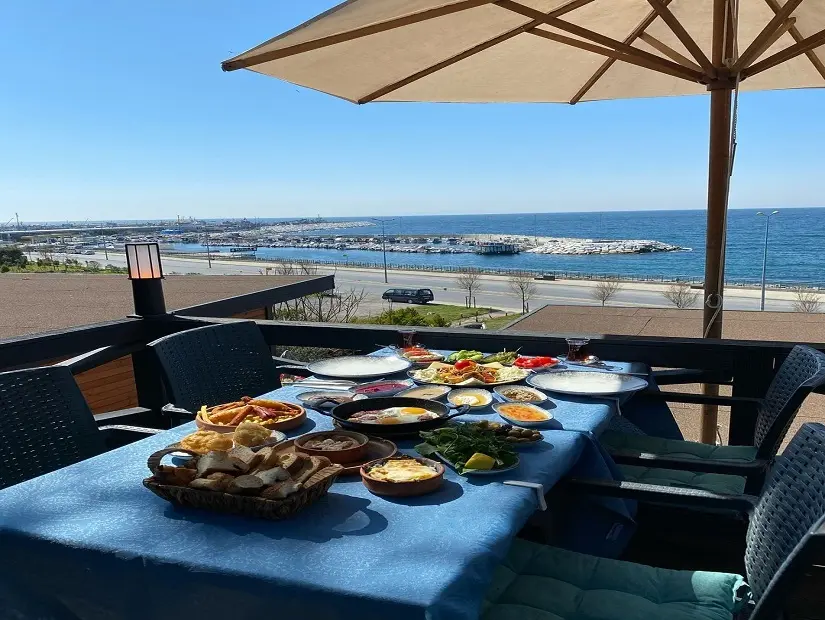 Pera Teras Restaurant / Dereağzı