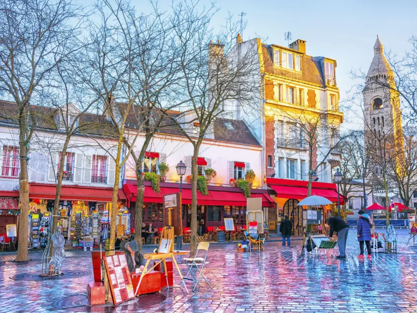 Ressamlar Meydanı - Paris 17. yüzyıldan beri bir pazar yeri olarak kullanılan meydan