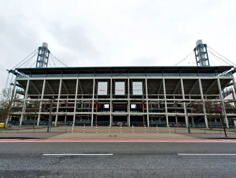 Rhein Energie Stadion dış görünümü
