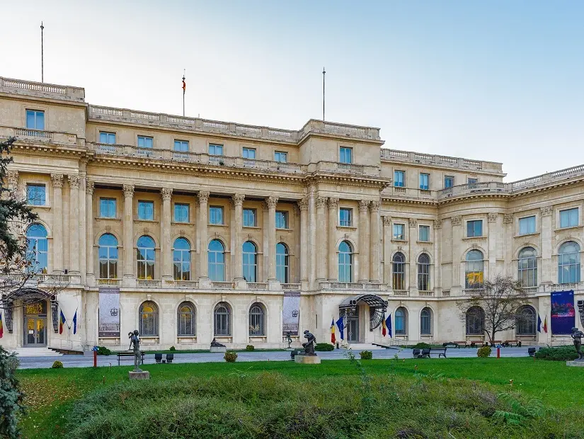 Romanya Ulusal Sanat Müzesi, Bükreş’in Devrim Meydanı’nda bulunan eski Kraliyet Sarayı’nda yer alan müze