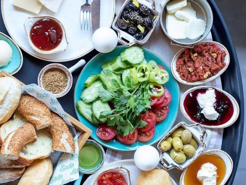 Sade Kahvaltı & Çikolata 